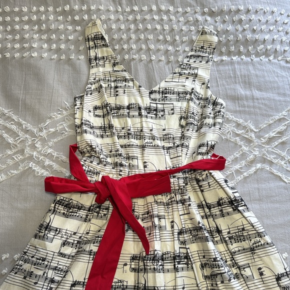 Music notes dress from ModCloth - Picture 6 of 10